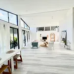 Amazing Ocean Villa Close To Natural Rock Pools